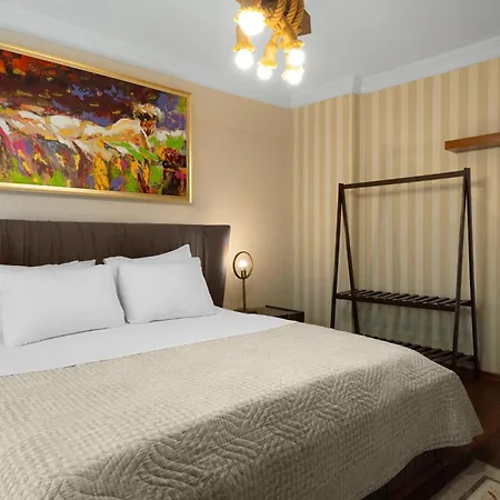 Διαμέρισμα Peaceful & Spacious Apt W/garden In Center Of City *