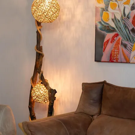 Peaceful & Spacious Apt W/garden In Center Of City *