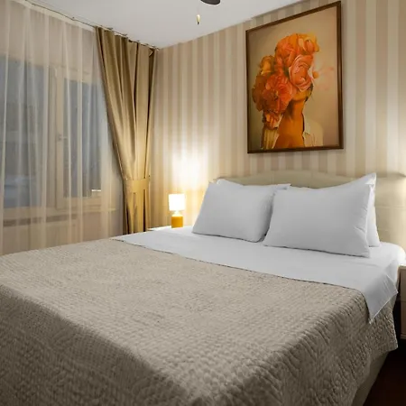 Peaceful & Spacious Apt W/garden In Center Of City Istanbul