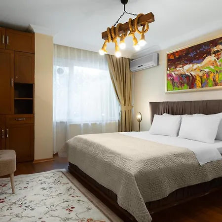 Apartamento Peaceful & Spacious Apt W/garden In Center Of City *