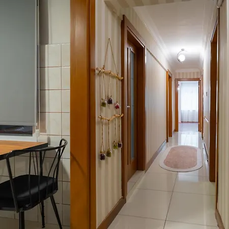 Peaceful & Spacious Apt W/garden In Center Of City Apartamento Estambul