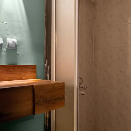 Peaceful & Spacious Apt W/garden In Center Of City Apartamento Estambul