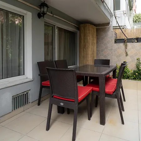 Apartamento Peaceful & Spacious Apt W/garden In Center Of City Estambul